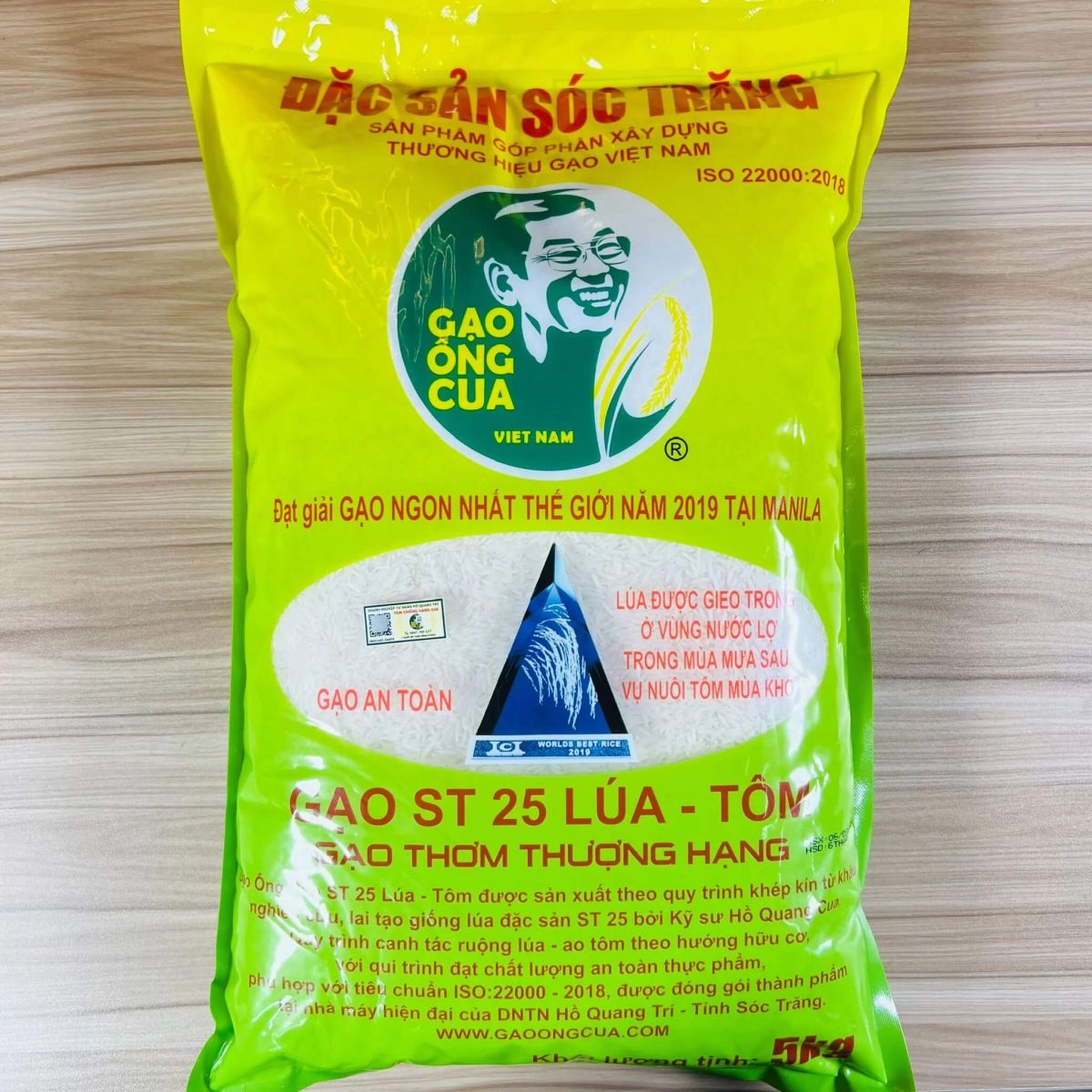 Bao bì mặt trước Gạo ST25 Ông Cua có phù hợp với giới trẻ Việt Nam