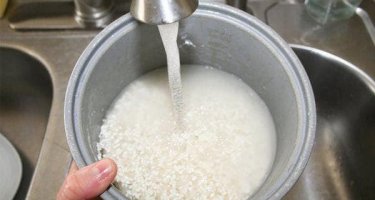 Cách nấu gạo ST25 bằng nồi cơm điện chuẩn ngon